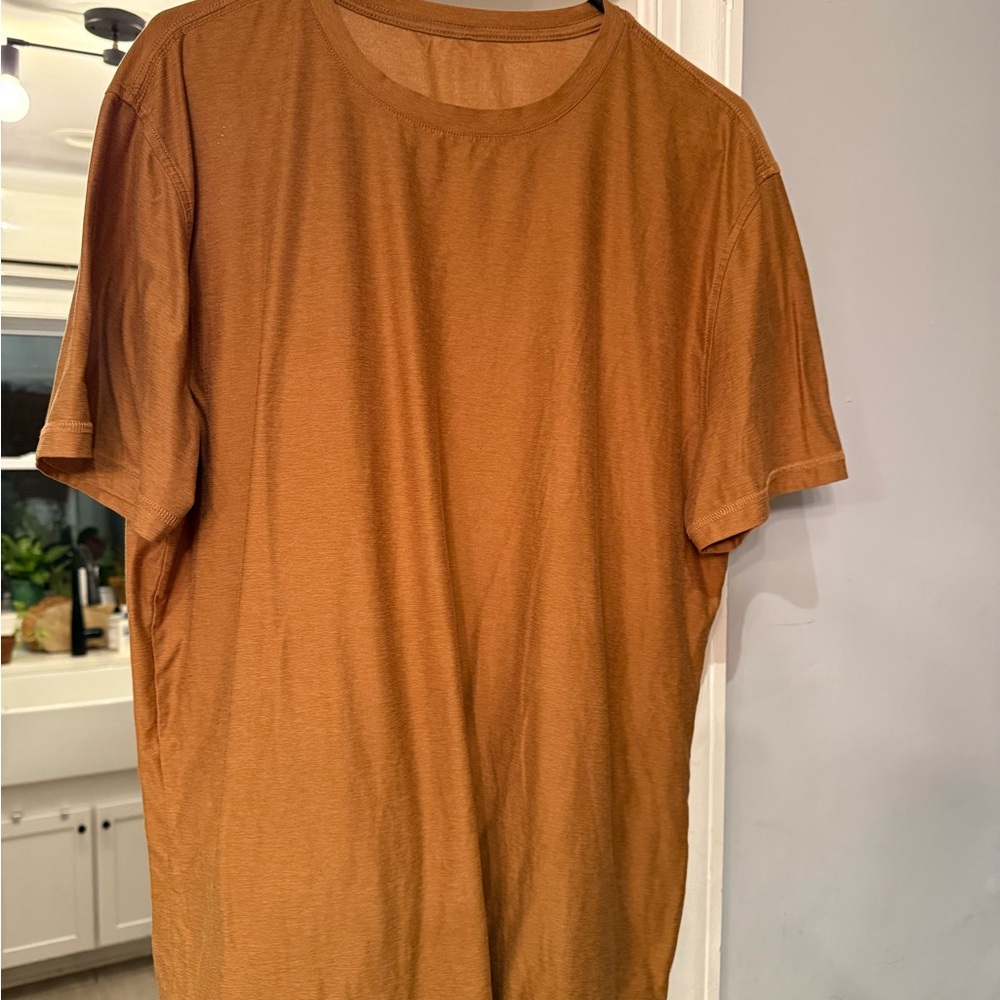 Men's Gold Vuori T-Shirt
